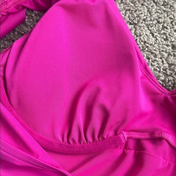 DKNY Fuchsia Ruffled Swimsuit Size L - Picture 8 of 8